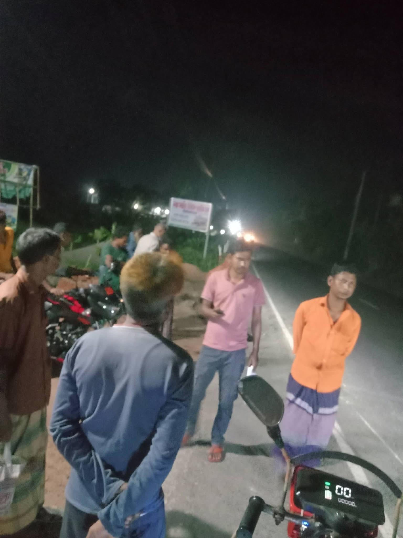 আদমদীঘিতে বাসের ধাক্কায় মোটরসাইকেল আরোহী নিহত ১, আহত ১